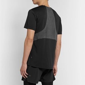 Lululemon - Fast and Free Colour-Block Breath Light Mesh T-Shirt - Black Size L